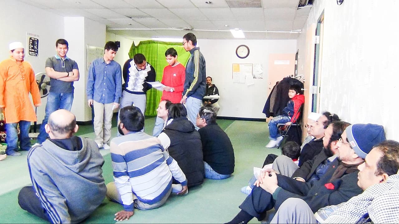 Volunteers preparing community iftar